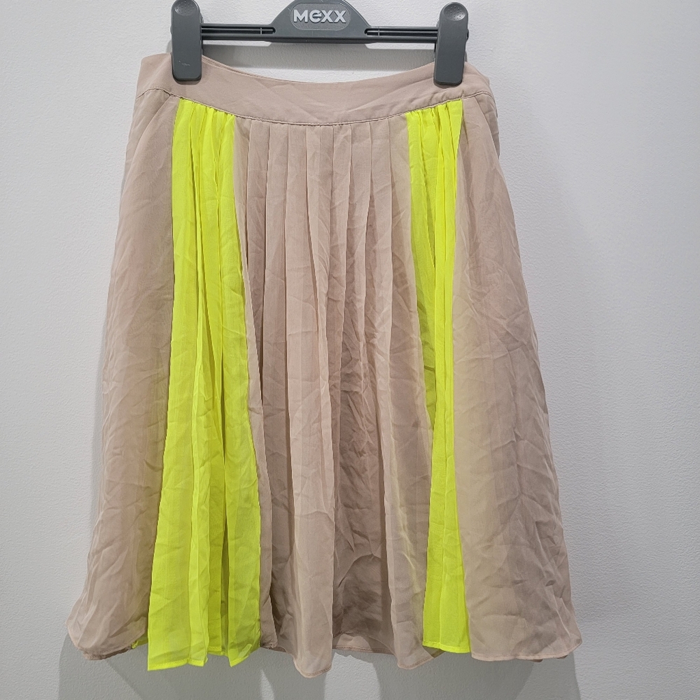 Worthington Beige and Neon Yellow Pleated Skirt Size 4